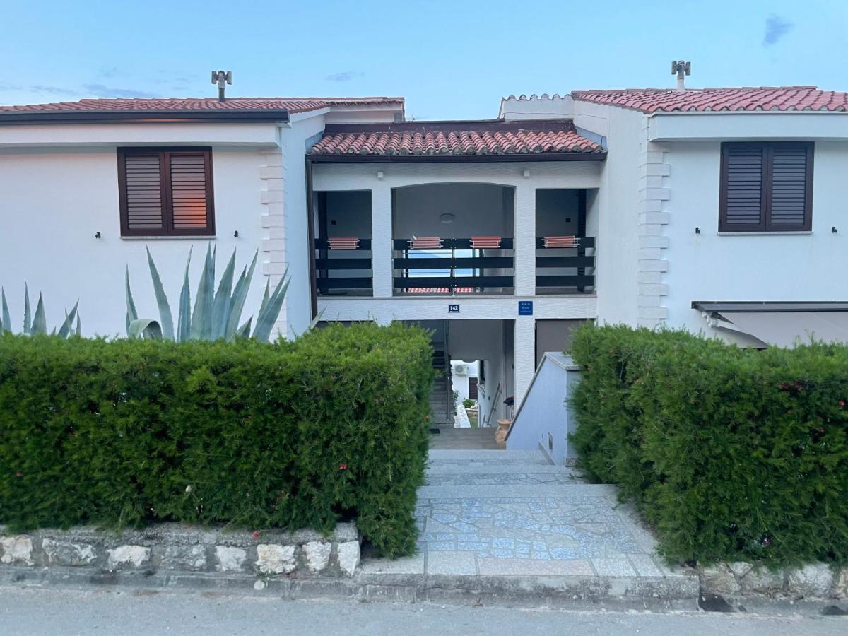 Residence4A-Appartamento Bianco Ravni Exterior photo