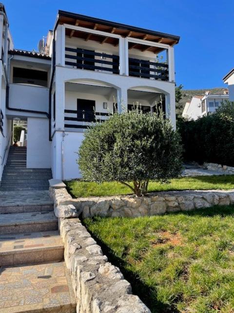Residence4A-Appartamento Bianco Ravni Exterior photo